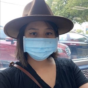 Meet your Posher, Christine